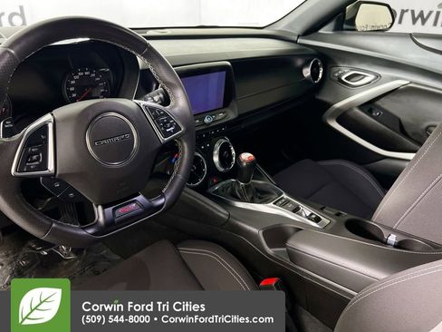 Used 2018 Chevrolet Camaro SS image 3