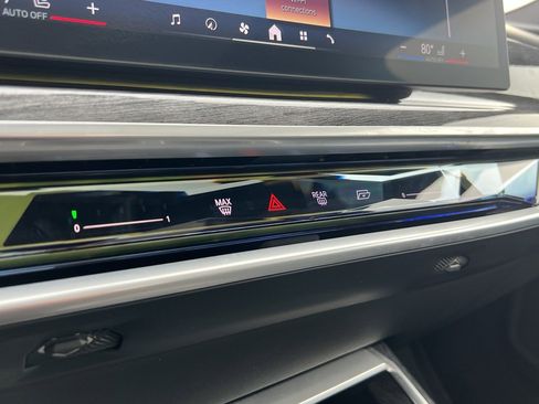 Used 2023 BMW 760i xDrive image 22