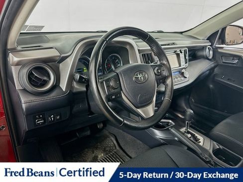 Used 2018 Toyota RAV4 XLE w/ Carpet Mat Package image 18