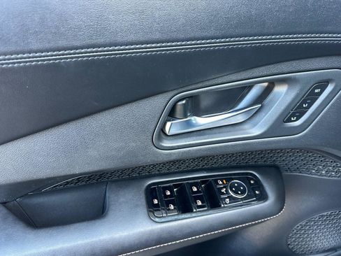 Used 2023 Nissan Ariya AWD image 10