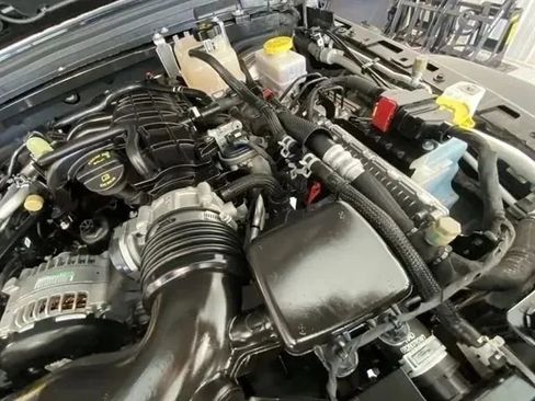 Used 2022 Jeep Wrangler Sport AWD/4WD image 33