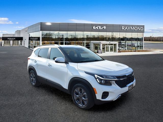 Used 2024 Kia Seltos S AWD/4WD image 11