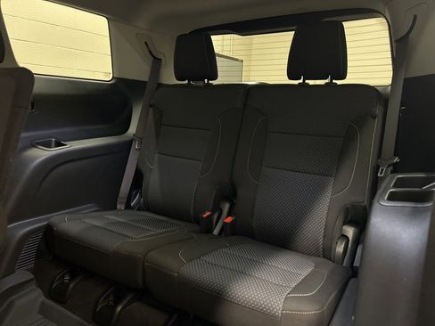 Used 2023 GMC Acadia SLE w/ Driver Convenience Package image 9