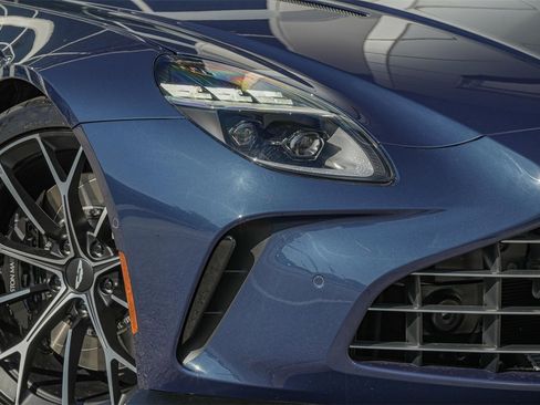 New 2025 Aston Martin V8 Vantage Coupe image 12