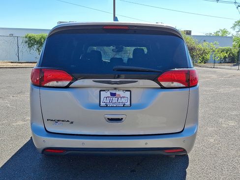 Certified 2020 Chrysler Pacifica Touring-L w/ Advanced Safetytec Group FWD image 6
