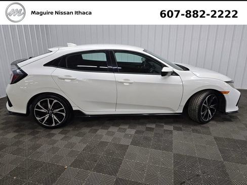 Used 2017 Honda Civic Sport image 3