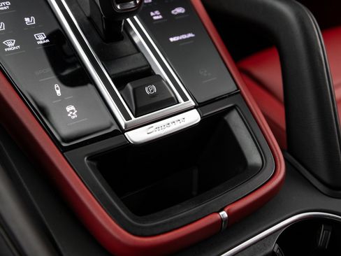 Used 2023 Porsche Cayenne image 28