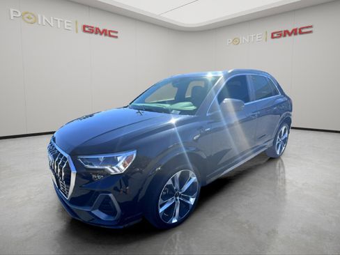 Used 2021 Audi Q3 2.0T Premium Plus w/ Premium Plus Package image 3