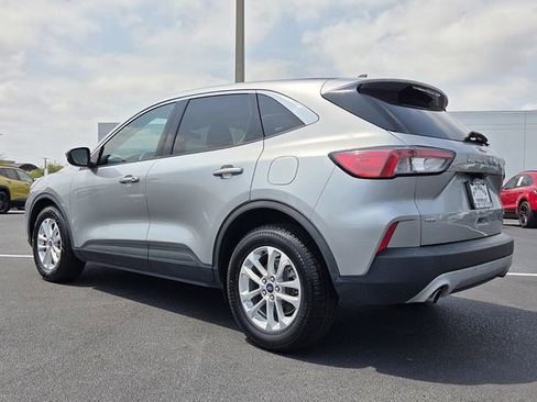 Used 2021 Ford Escape SE image 4