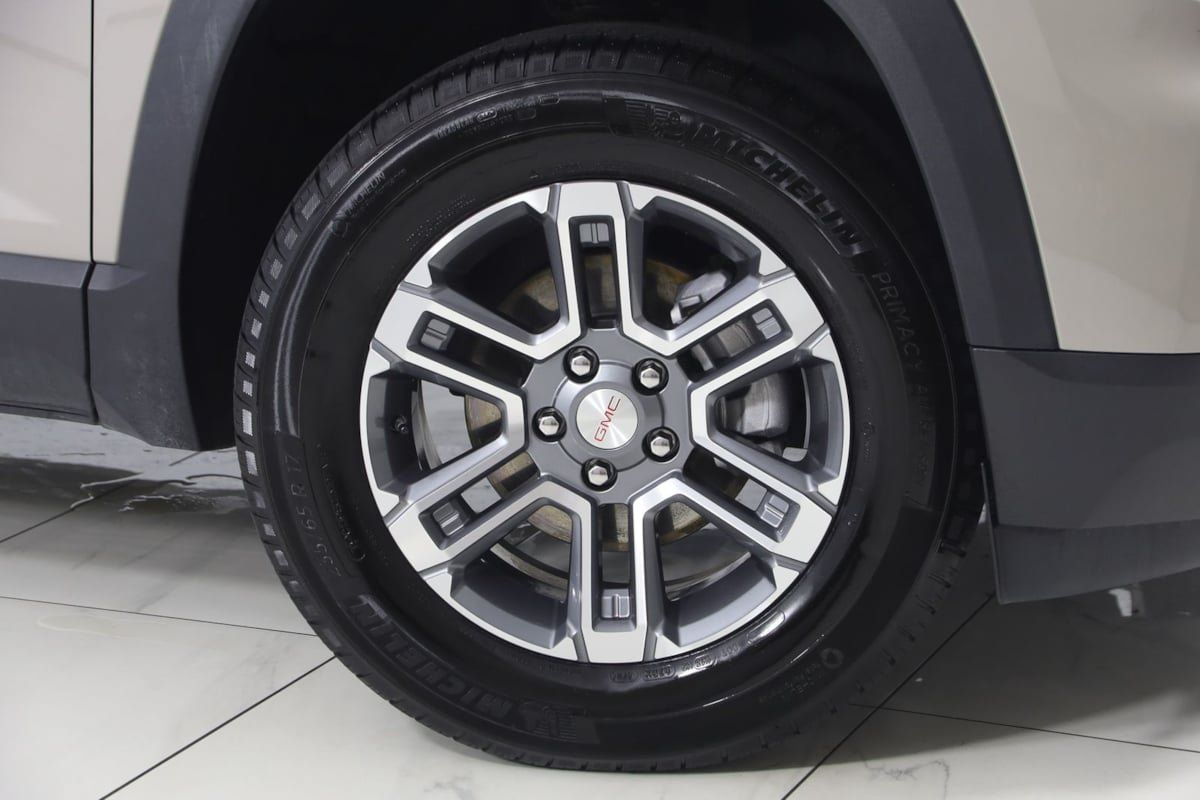 Used 2025 GMC Terrain Elevation w/ Technology Package II AWD/4WD image 15