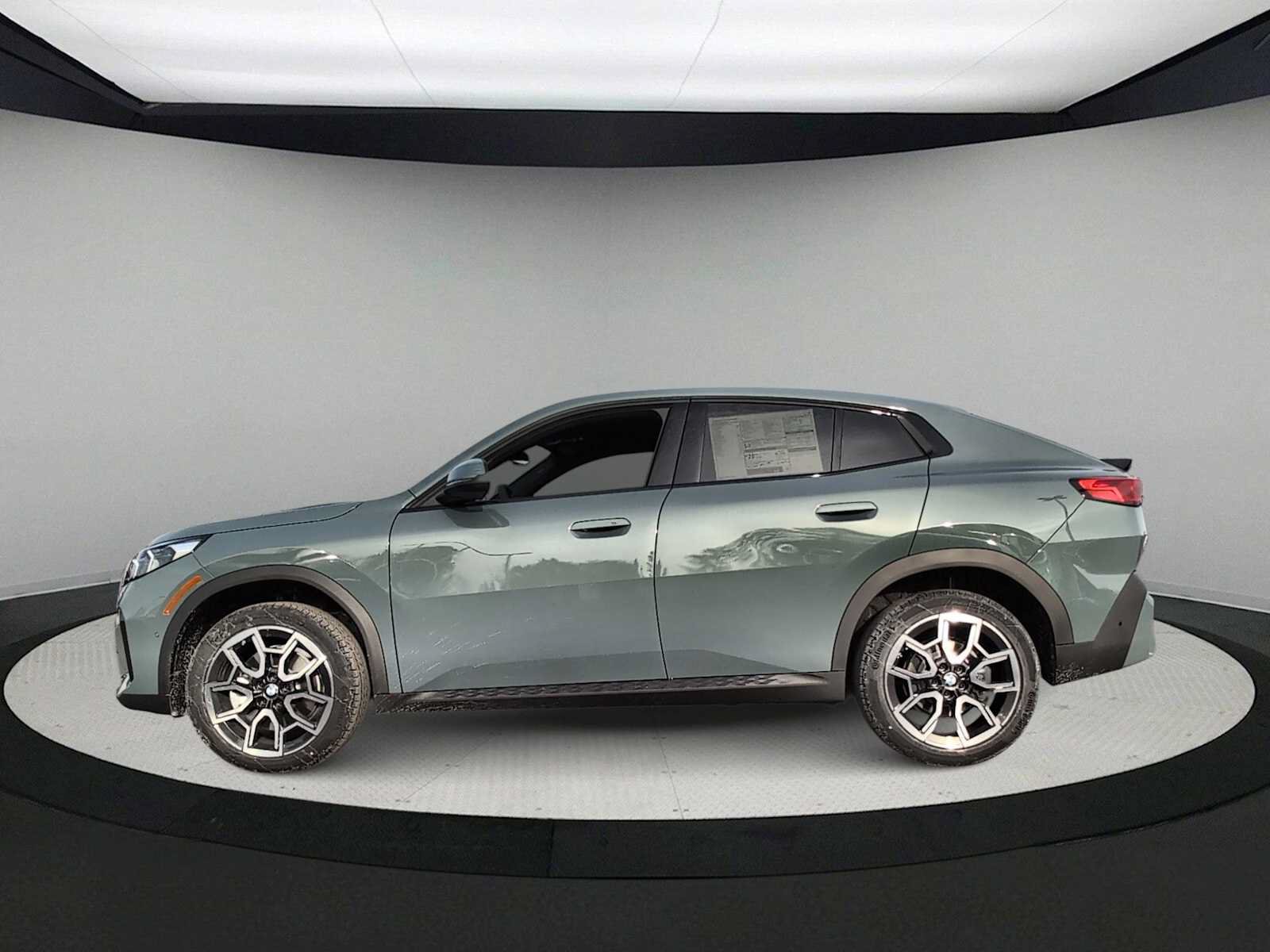 Used 2026 BMW X2 xDrive28i w/ Convenience Package AWD/4WD image 5