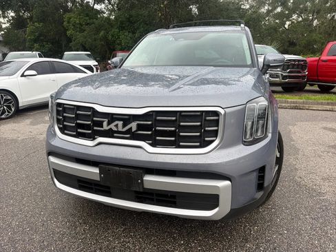 Used 2025 Kia Telluride S AWD/4WD image 3