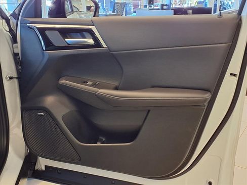 New 2026 Mitsubishi Outlander Trail Edition image 8