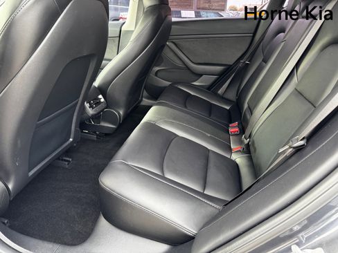 Used 2023 Tesla Model 3 Standard Range image 12