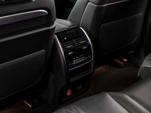 Used 2025 BMW X7 xDrive40i image 44