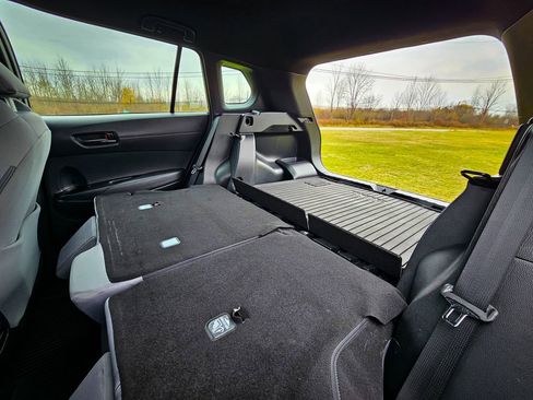 Used 2024 Toyota Corolla Cross AWD Hybrid image 32