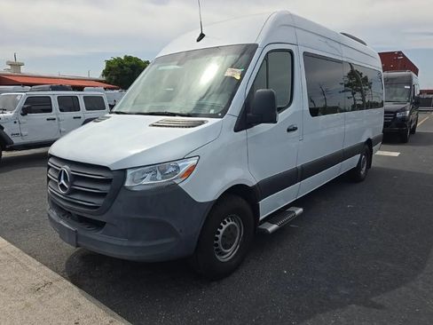 Used 2022 Mercedes-Benz Sprinter 2500 image 2