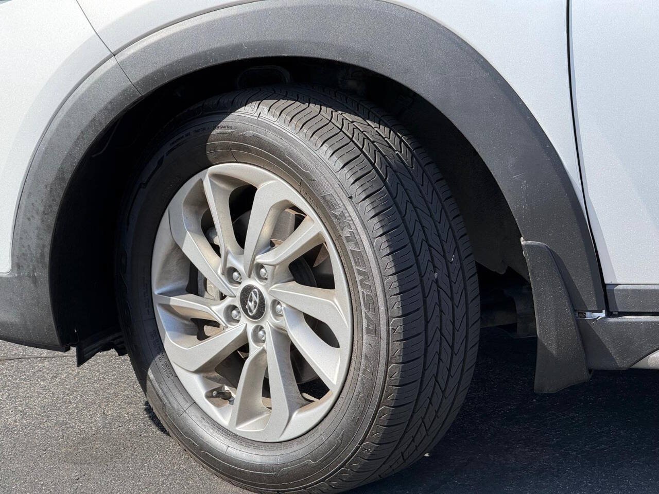 Used 2017 Hyundai Tucson Sport FWD image 16
