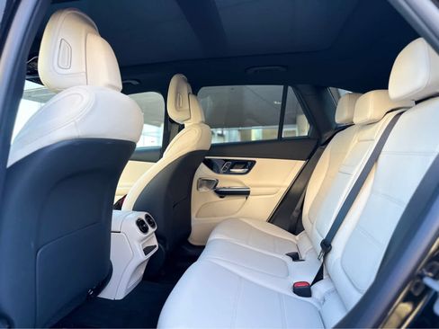 Used 2025 Mercedes-Benz GLC 350e 4MATIC image 7