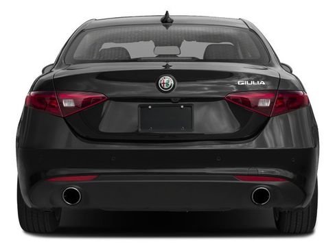 Used 2017 Alfa Romeo Giulia Ti w/ TI 19" Sport Package RWD image 8