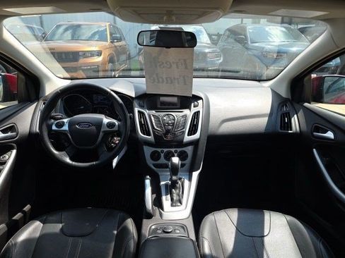 Used 2014 Ford Focus SE w/ Equipment Group 201A FWD image 14