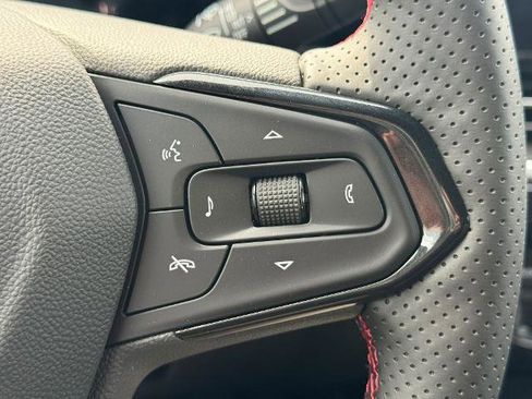 New 2025 Chevrolet Trax RS w/ Sunroof Package image 8