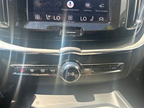 Certified 2025 Volvo XC60 B5 Plus AWD/4WD image 28