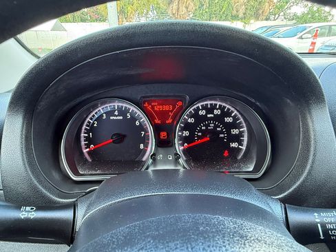 Used 2013 Nissan Versa SV w/ Convenience Pkg image 22