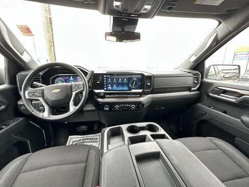 Used 2023 Chevrolet Silverado 1500 LT AWD/4WD image 12
