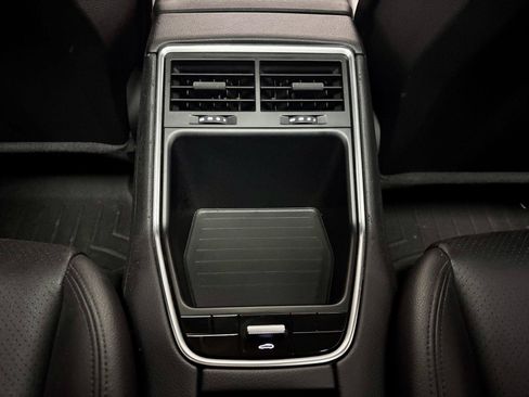 Used 2018 Porsche Panamera 4 AWD/4WD image 22