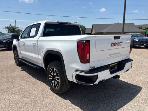 Used 2024 GMC Sierra 1500 AT4 w/ Technology Package AWD/4WD image 4