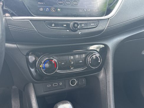 Certified 2023 Buick Encore GX Preferred FWD image 28