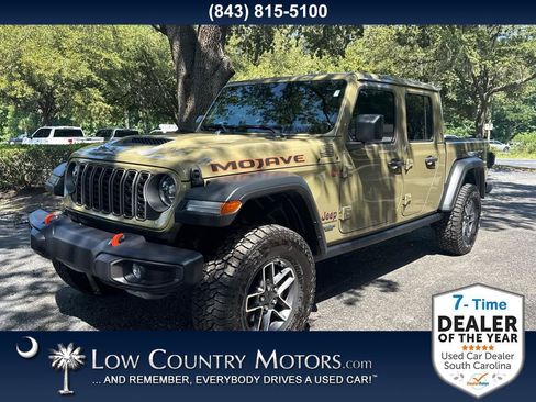 Used 2025 Jeep Gladiator Mojave w/ Convenience Group AWD/4WD image 1
