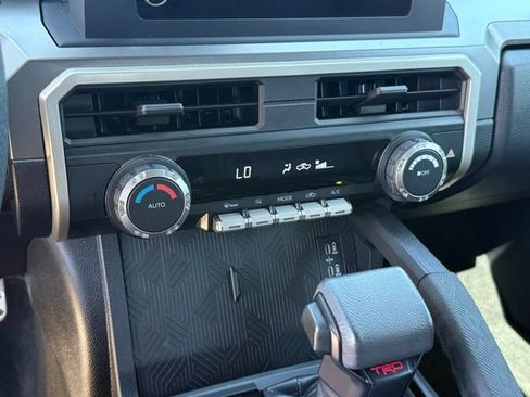 Used 2024 Toyota Tacoma TRD Sport AWD/4WD image 19