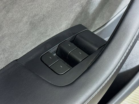 Used 2023 Tesla Model 3 Performance image 20