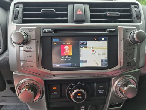 Used 2017 Toyota 4Runner SR5 AWD/4WD image 14