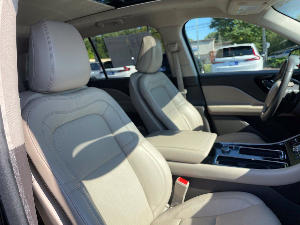 Used 2021 Lincoln Aviator Reserve w/ Elements Package Plus AWD/4WD image 31