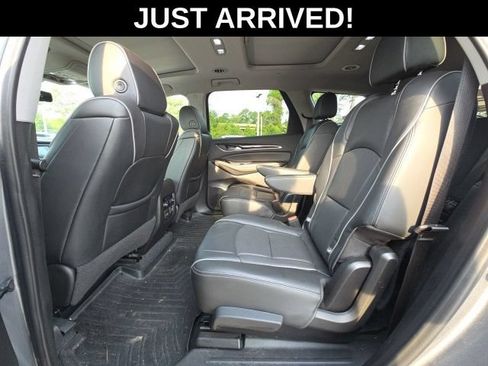 Used 2021 Buick Enclave Avenir w/ Avenir Technology Package AWD/4WD image 11
