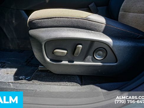 Used 2025 Chevrolet Equinox ACTIV w/ Safety and Technology Package AWD/4WD image 38