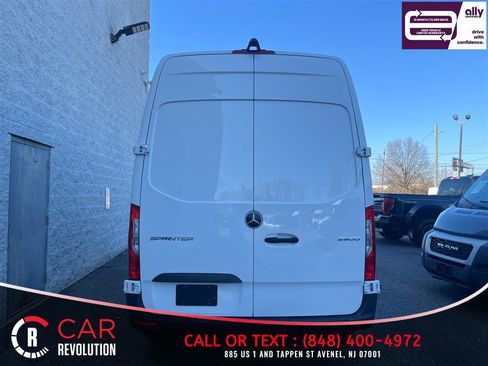 Used 2025 Mercedes-Benz Sprinter 2500 image 5