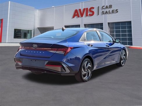 Used 2025 Hyundai Elantra SEL image 6