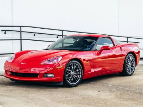 Used 2005 Chevrolet Corvette Coupe w/ Preferred Equipment Group RWD image 31
