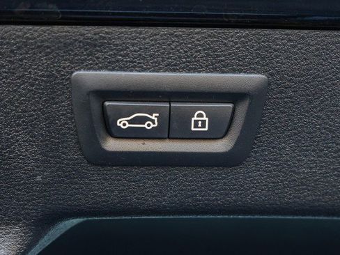 Used 2015 BMW X6 M image 32