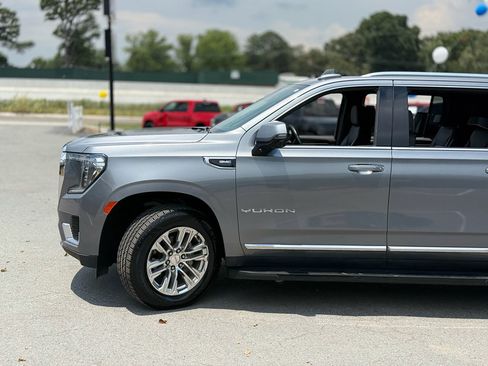 Used 2021 GMC Yukon XL SLT w/ SLT Luxury Plus Package AWD/4WD image 11