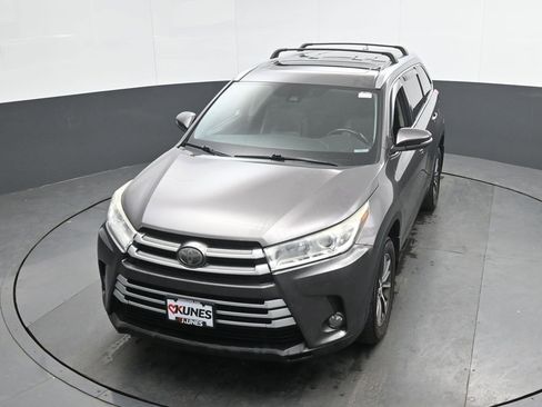 Used 2017 Toyota Highlander AWD V6 image 28