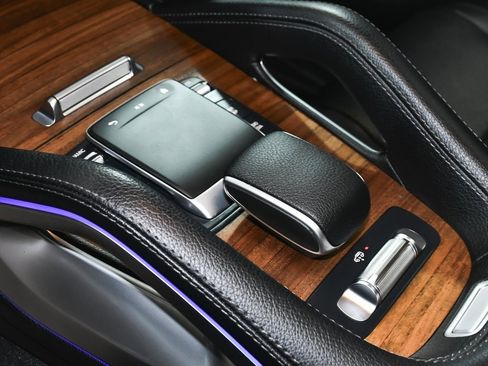 Used 2025 Mercedes-Benz GLS 450 GLS 450 image 52