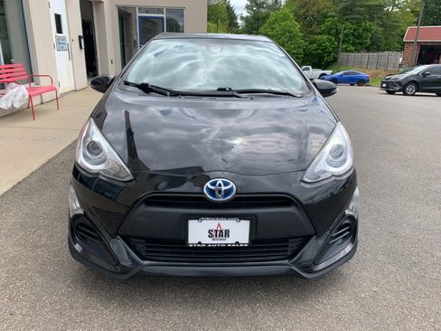 Used 2017 Toyota Prius C Two FWD image 2