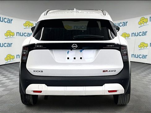 Used 2025 Nissan Kicks SR w/ SR Premium Package image 5