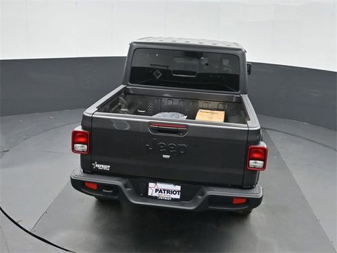 New 2025 Jeep Gladiator Sport image 31