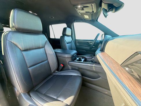 Used 2025 Chevrolet Tahoe LT AWD/4WD image 15